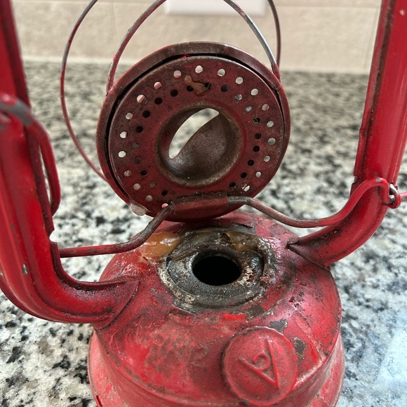 Vintage Red Hanging American Camper Kerosene 12"  Lantern  ARK12 - Picture 6 of 9